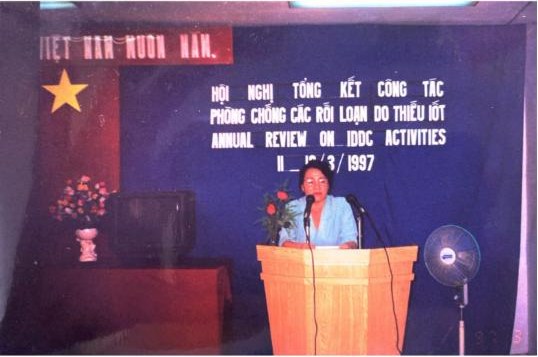 Bà Nguyễn Thị Sáu phát biểu tại hội nghị tổng kết công tác phòng chống các rối loạn do thiếu iốt
